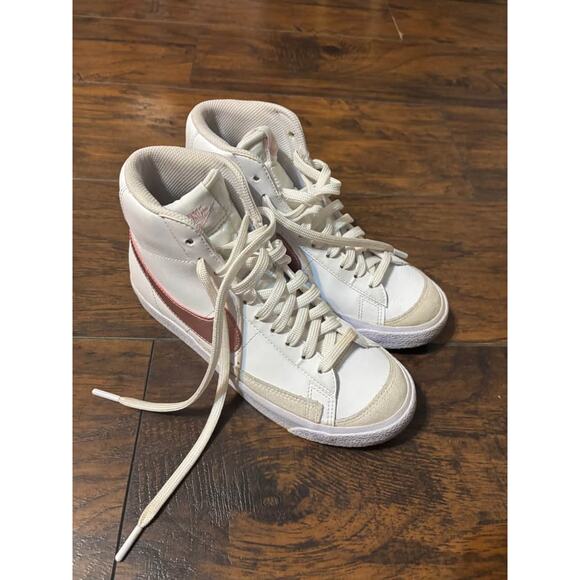 Nike | Big kids high tops - Picture 2 of 5